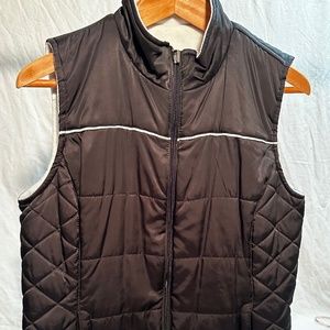 Women's Reversible Puffy Vest Black/White (Petite M)